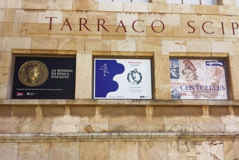 cartelleria_gran_format_1500px-1024x683-1-980x654